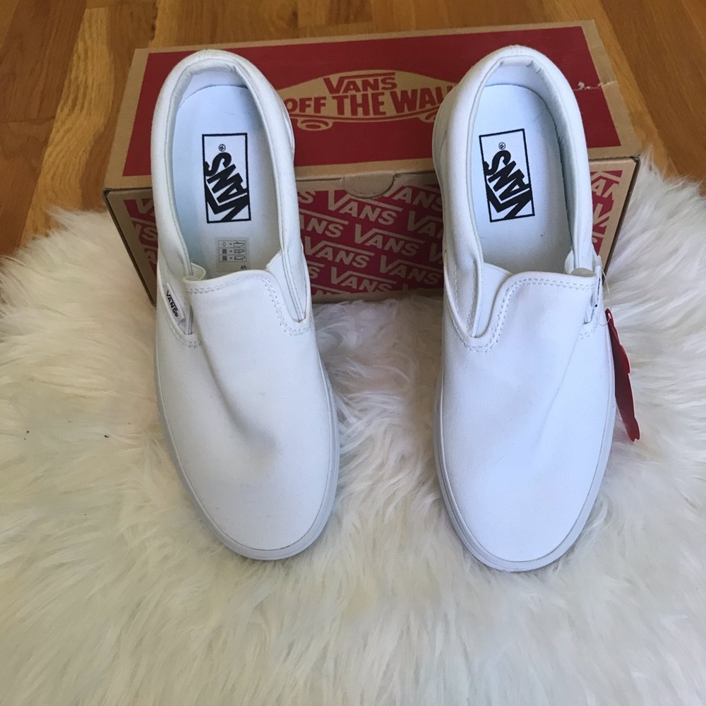 🤍New White Slip-on Vans🤍